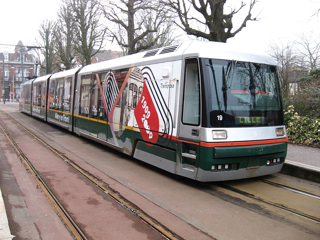 File:Tourcoing tram a Victoire.jpg