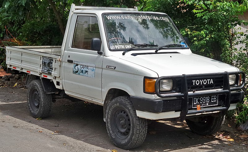 File:Toyota Kijang Pickup.jpg