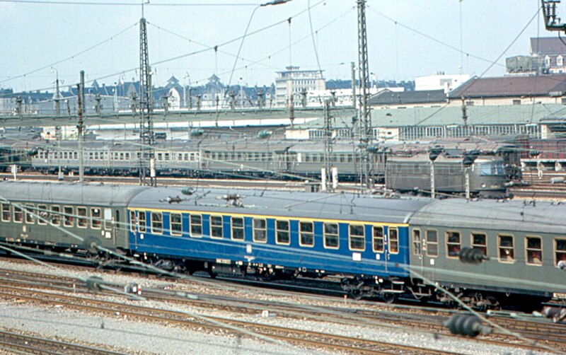 Datei:UIC-X-Wagen Am München 1970.jpg