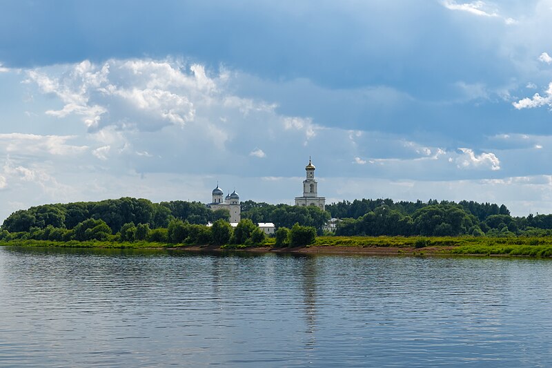 File:Veliky Novgorod. Volkhov river. Yuriev Monastery P7211172 2350.jpg