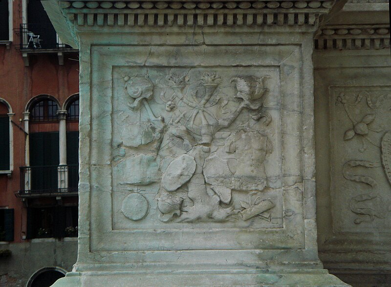 File:Venezia - Basamento del monumento al Colleoni - Foto Giovanni Dall'Orto, 10-Aug-2007 - 19.jpg