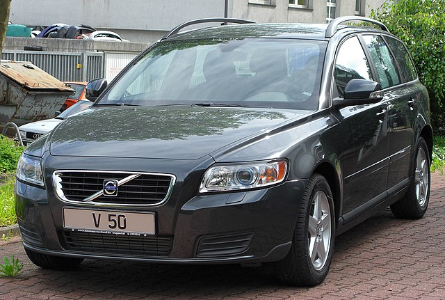 PlikVolvo V50 2.0D Facelift front 20100613.jpg