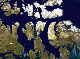 Montage de photo satellite de l'île Somerset et de ses environs.