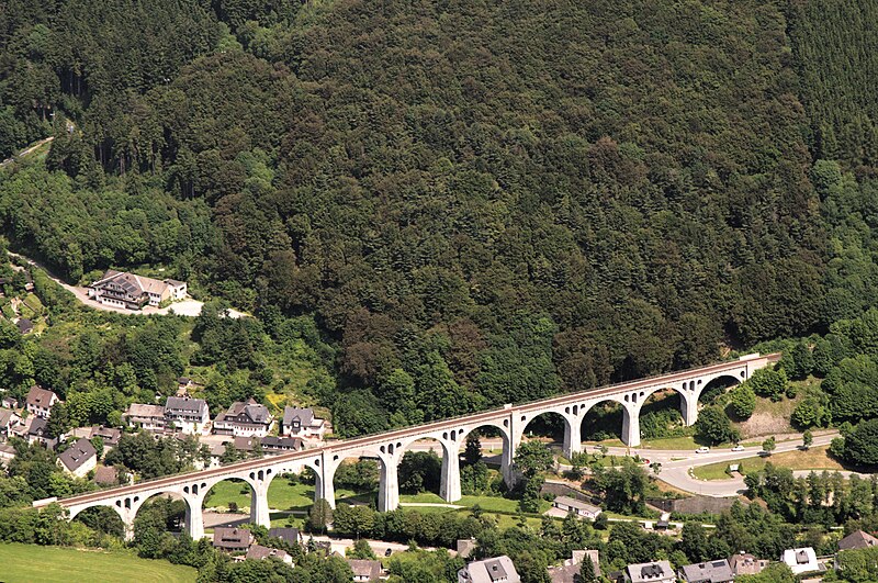 File:Willingen Viadukt Sauerland Ost 365 pk.jpg