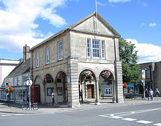 <span class="mw-page-title-main">Witney Town Hall</span> Municipal building in Witney, Oxfordshire, England