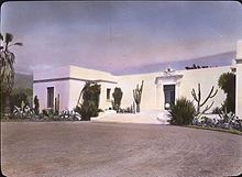 «Солана», дом Фредерика Форреста Пибоди, Эвкалипт-Хилл-роуд, Монтесито, Калифорния. Entrance Drive.jpg