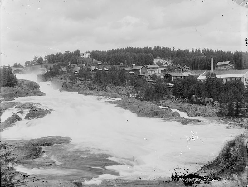 File:Øvre Sandsvær Labrofossen Med Labro tresliperi - NB MS G4 0294.jpg