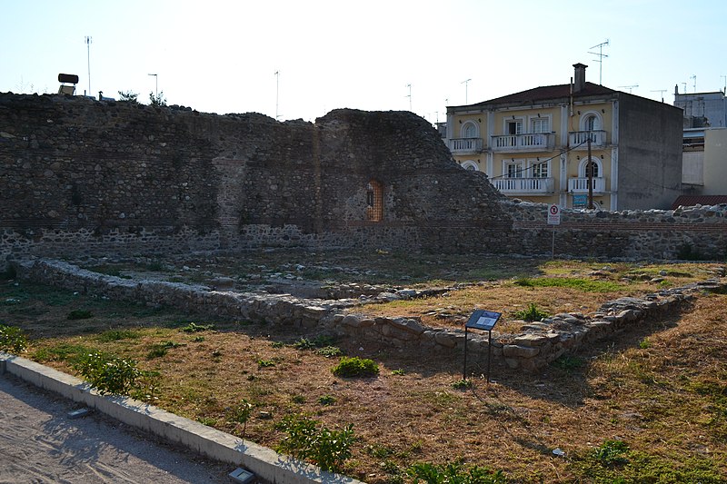 File:Φρούριο Κομοτηνής, ερείπια εβραϊκής συναγωγής.jpg