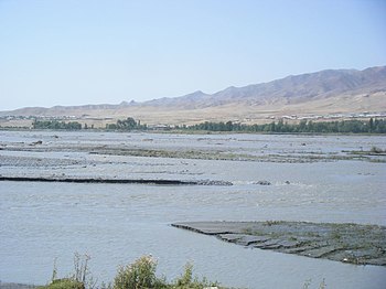 Зеравшан у Таджикистані.jpg
