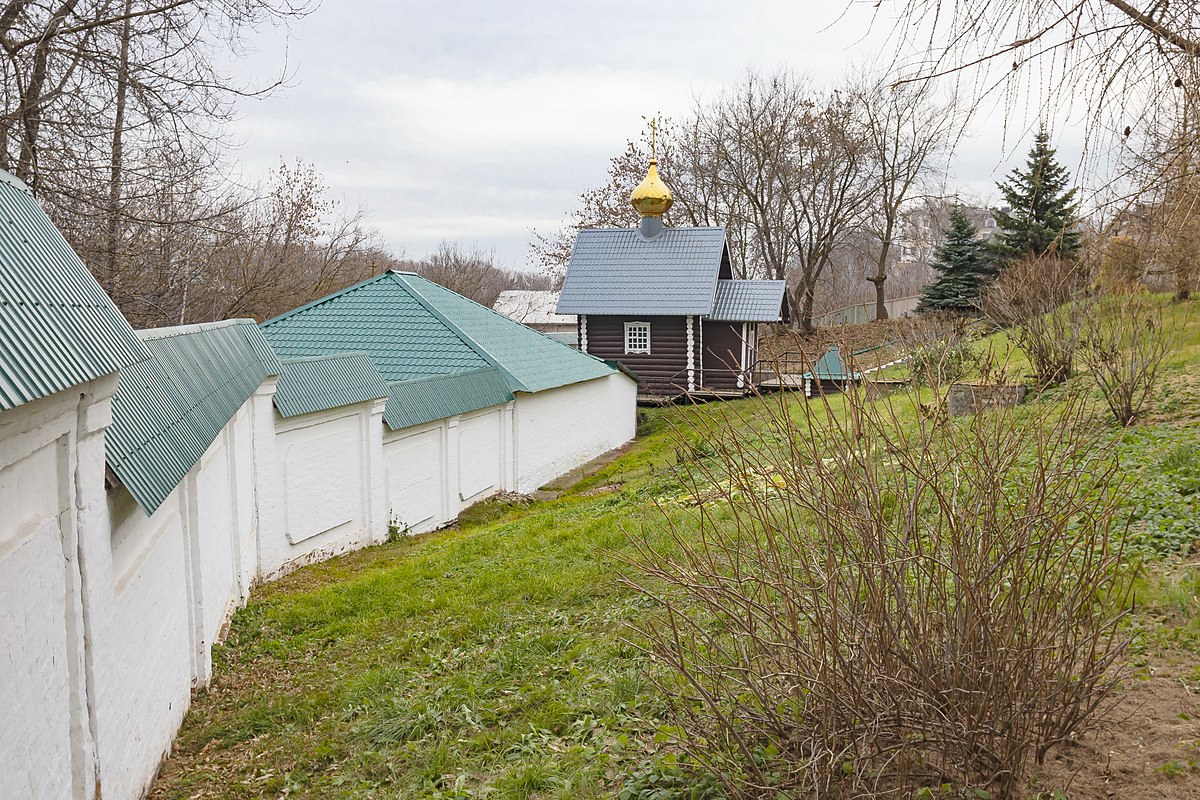 Ограда монастыря. Слепая ограда монастыря. Ограда Мамоновой дачи старое фото.