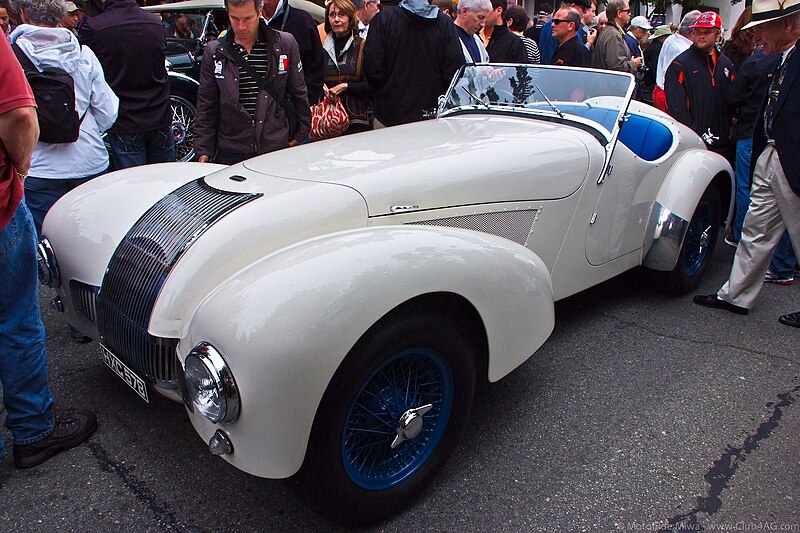 Whittingham & Mitchel Limited  kurz W & M ( Singer Corporation) 800px-1946_Allard_J1_%22White_Challenger%22_Monterey_2011_M.Miwa