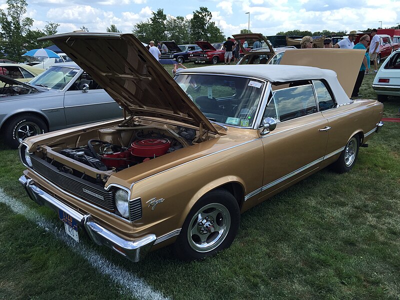 File:1967 Rambler American Rogue convertible at 2015 AMO show.jpg