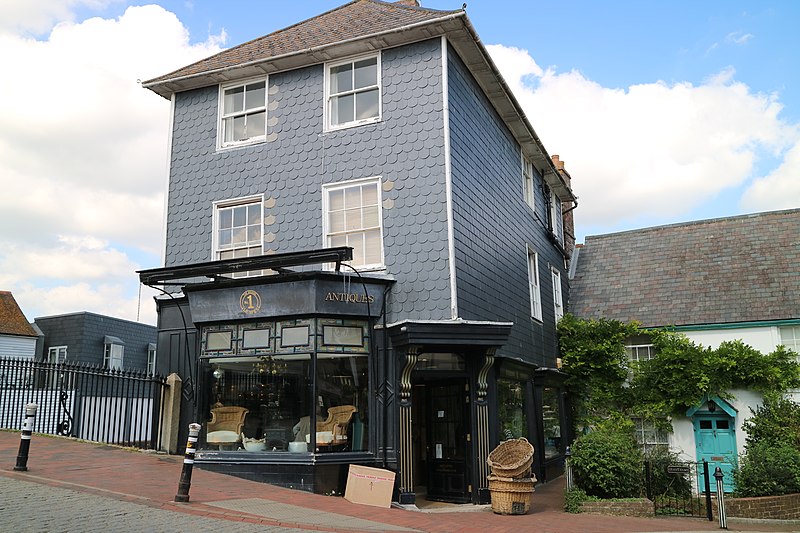 File:1 Cliffe High Street Antique shop.jpg