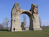 2009 Carnuntum Heidentor1.jpg