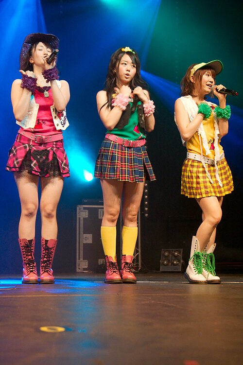 AKB48 live at Japan Expo 2009 (Paris)