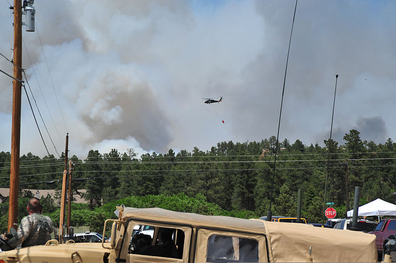 File:A U.S. Army UH-60 Black Hawk helicopter assigned to the Colorado Army National Guard provides firefighting assistance for the Black Forest Fire in El Paso County, Colo., June 12, 2013 130612-Z-WF656-015.jpg