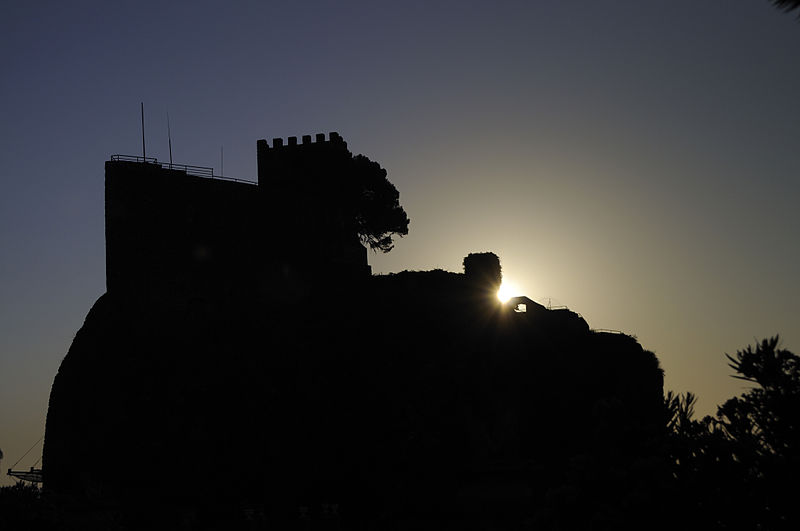 File:Aci Castello Sicily Italy - Creative Commons by gnuckx (5085963574).jpg