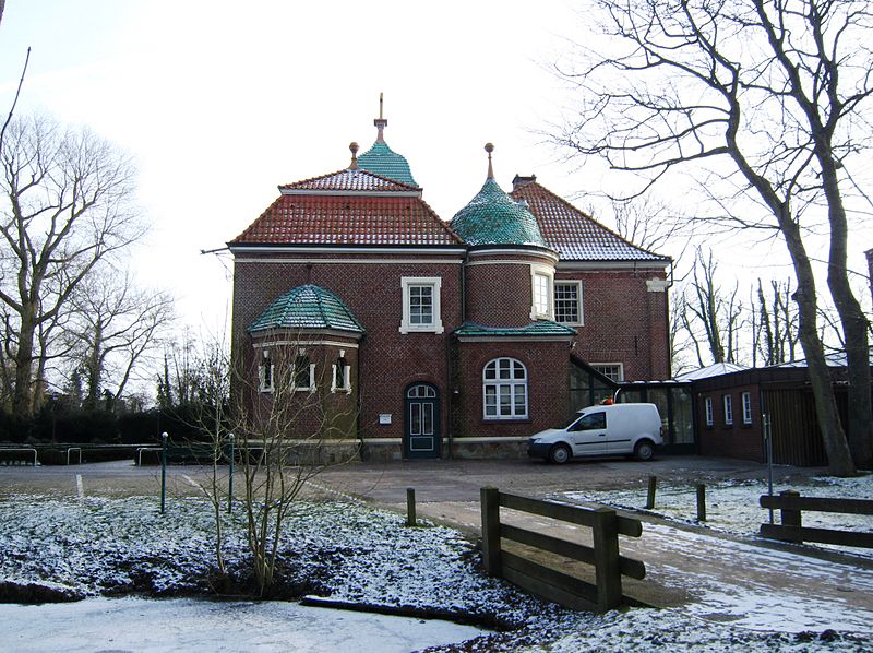 File:Adelresidenz Sielhof (Neuharlingersiel) 08.JPG