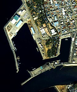 Aerial photograph of port of Numazu.jpg