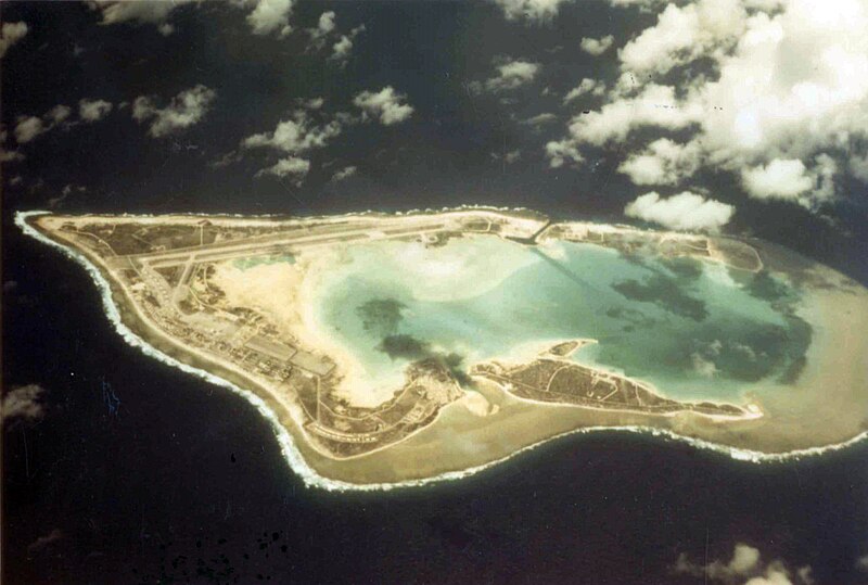 File:Aerial view of Wake Island, in July 1979 (428-GX-750-K-124424).jpg