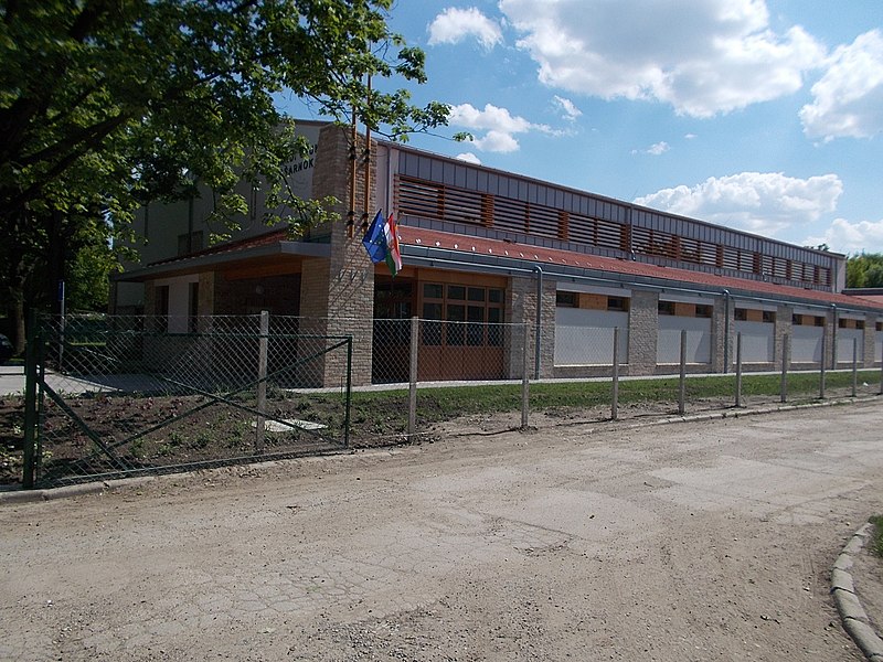 File:Agárd Csuka Sports Hall, 2017 Gárdony.jpg