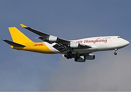 Посадка Boeing 747-400F авиакомпании Air Hong Kong в сингапурском международном аэропорту Чанги, ноябрь 2011 года