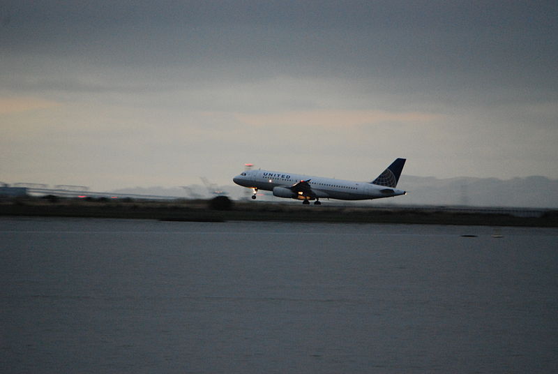 File:Airbus A-320, United, taking off from SFO at dusk, rotating nose-up (7588812834).jpg