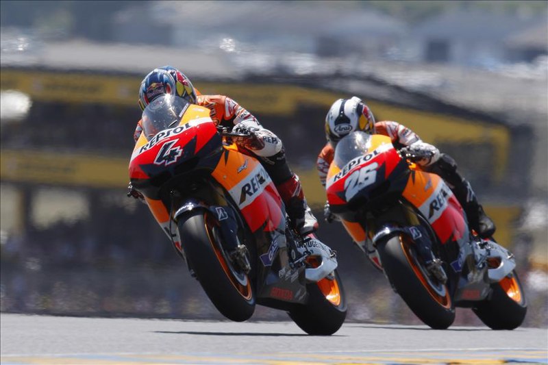 File:Andrea Dovizioso and Dani Pedrosa 2010 Le Mans.jpg