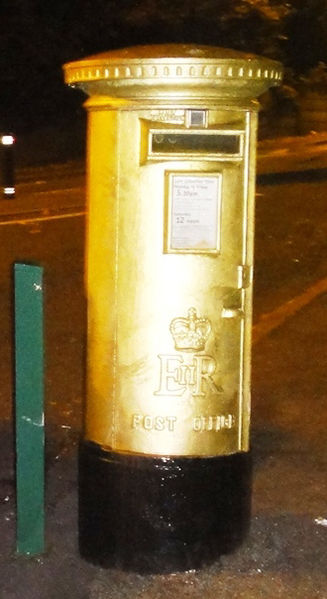 File:Andy Murray's gold postbox in Somerset Road, Wimbledon (2).jpg