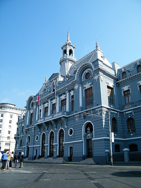 File:Antigua Intendencia de Valparaíso - Sarah Stierch.jpg