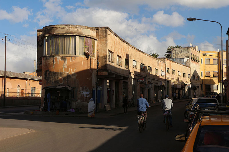 File:Asmara, edifici razionalisti su 176-17 street 03.JPG