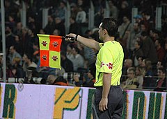 Assistant_referee_15abr2007.jpg