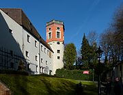 Heilig-Geist-Spital mit Kastenturm, zum Wasserturm umgebauter Wehrturm nordöstlich des Roten Tores