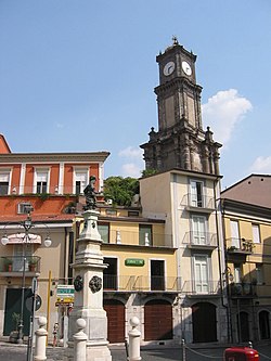 Torre dell'Orologio e statua di Carlo II d'Asburgo bambino, detto "il reuccio"