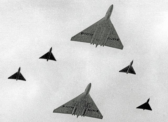 The prototype Vulcans (VX777 front, VX770 rear) with four Avro 707s at the Farnborough Air Show in September 1953: The large delta wings of the Vulcan