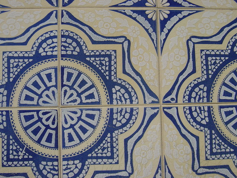 File:Azulejos1 (5503750938).jpg