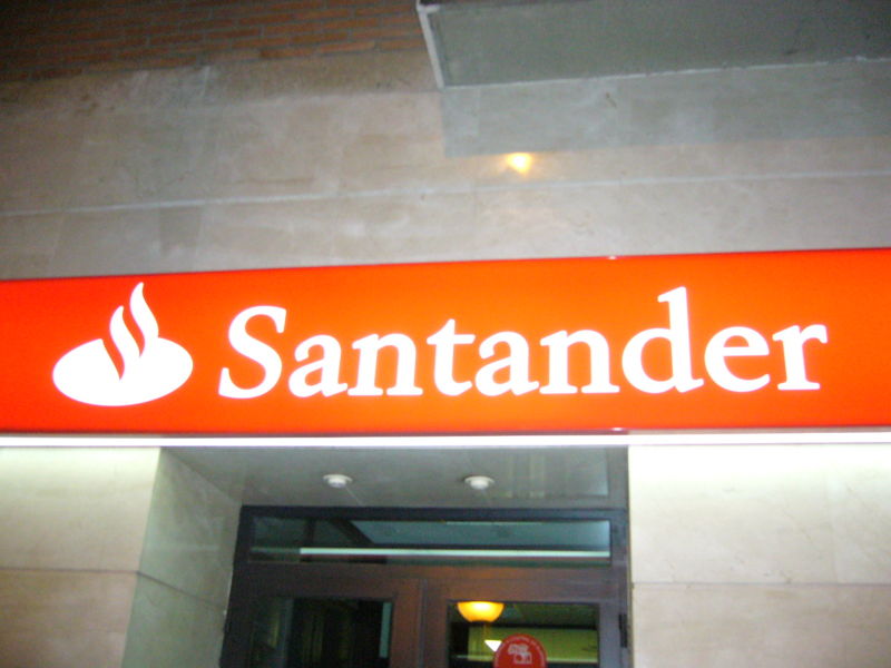 File:Banco Santander en Madrid2.JPG