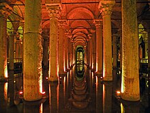 Basilica Cistern Istanbul.JPG