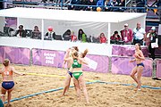 Deutsch: Beachhandball bei den Olympischen Jugendspielen 2018; Tag 6, 12. Oktober 2018; Mädchen, Hauptrundenspiel – Ungarn-Niederlande 2:1 English: Beach handball at the 2018 Summer Youth Olympics at 12 October 2018 – Girls Main Round – Hungary-Netherlands 2:1