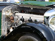 O grande motor de seis litros do modelo
