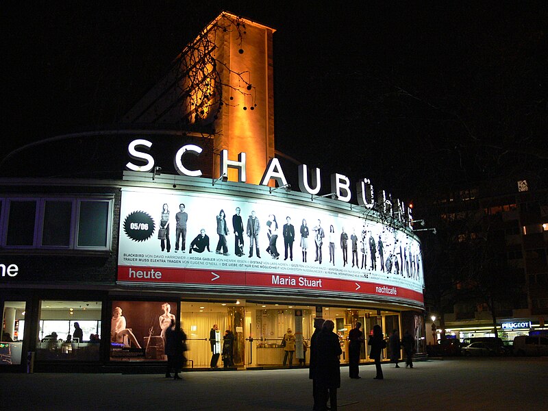 File:Berlin Schaubühne nachts.jpg