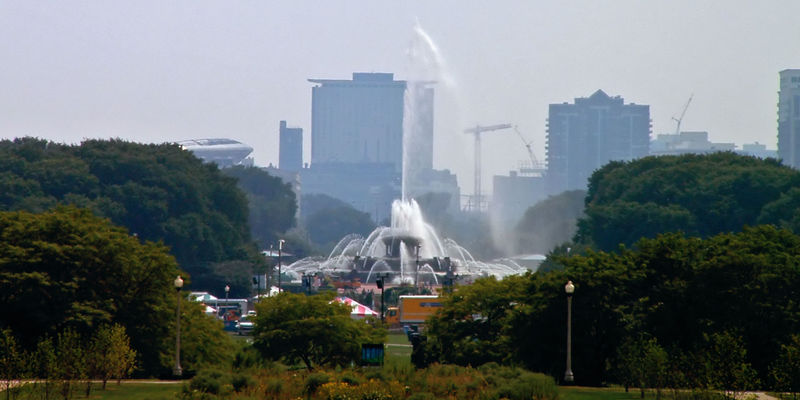 File:BuckinghamFountainNView.jpg