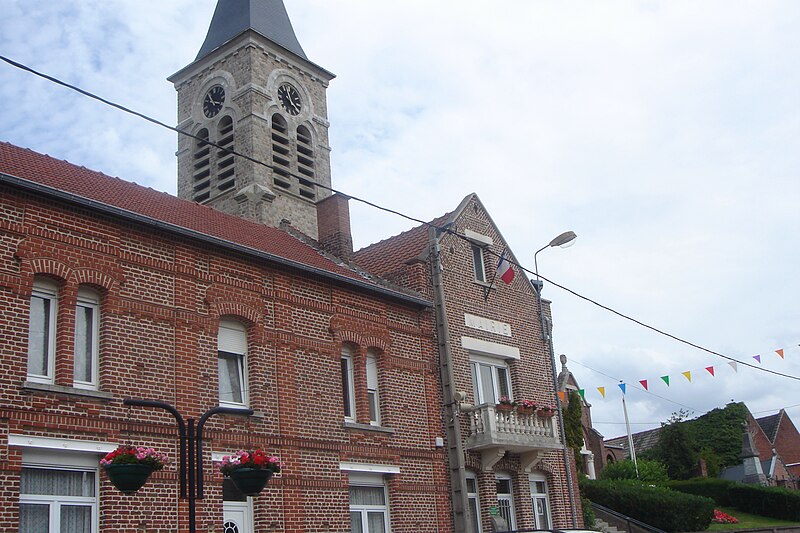 File:Bugnicourt - Mairie.JPG