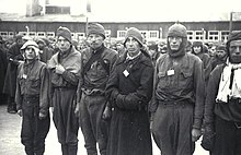 Soviet prisoners of war at Gusen, October 1941 Bundesarchiv Bild 192-205, KZ Mauthausen, sowjetische Kriegsgefangene.jpg