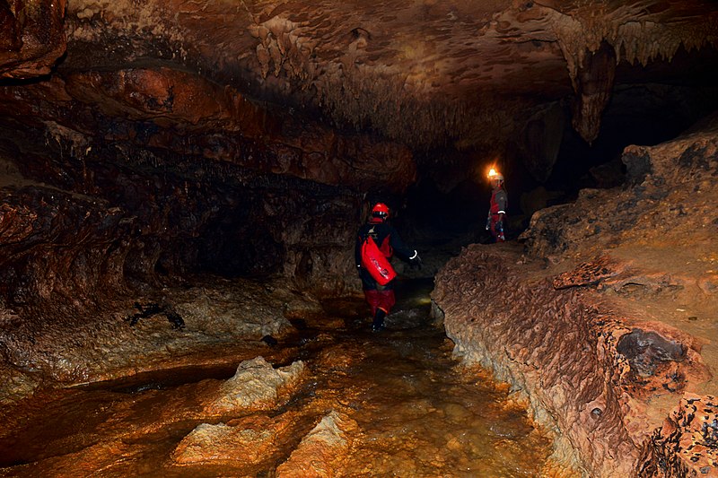 File:Buniayu Cave 10.jpg