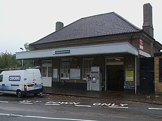 <span class="mw-page-title-main">Carshalton Beeches railway station</span> National Rail station in London, England
