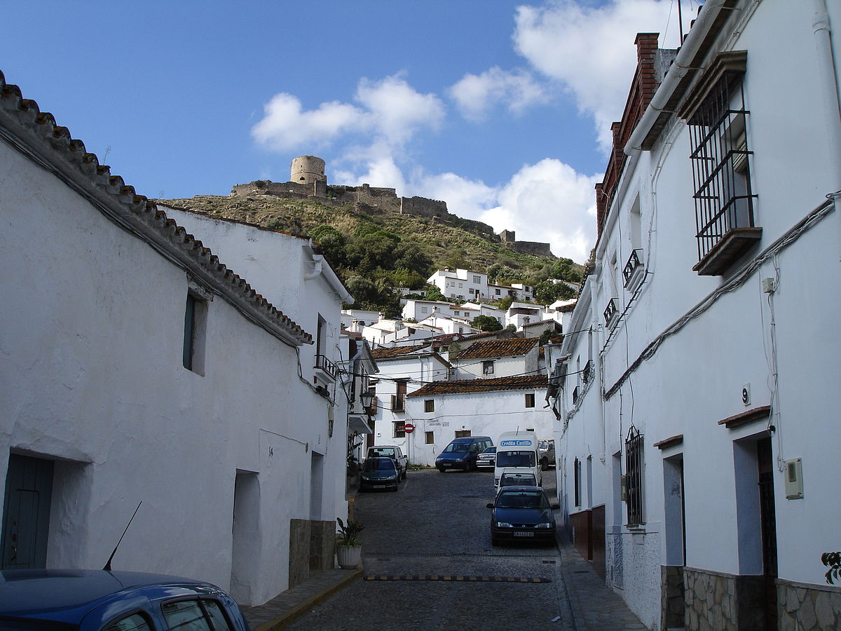 Archivo:CastilloDesdeJimena.jpg - Wikipedia, la enciclopedia libre