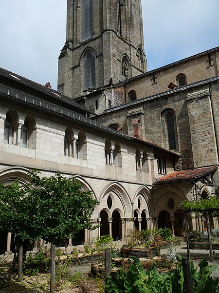 File:Cathédrale Notre-Dame & cloître - Tulle (2).jpg