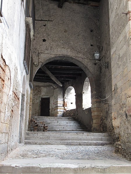 File:Centro storico di Cosenza 10.jpg