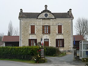 Chapdeuil mairie.JPG